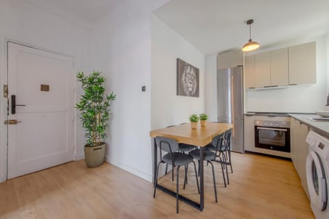 Aventura y tradición en La Latina, conoce Toledo 77 Apartment in Centro