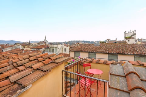 View (from property/room), Balcony/Terrace, City view