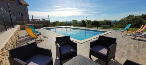 Activities, Swimming pool, sunbed