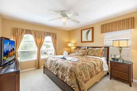 Fabulous Home with Relaxing South Facing Pool-417O House in Loughman