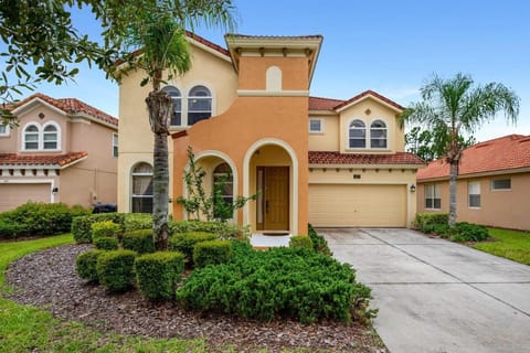 Fabulous Home with Relaxing South Facing Pool-417O House in Loughman