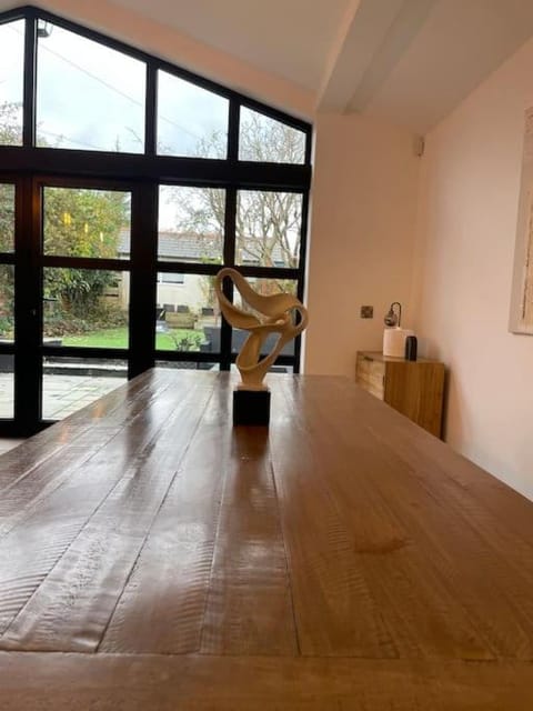 Roath Park Lake 5BR City Retreat House in Cardiff