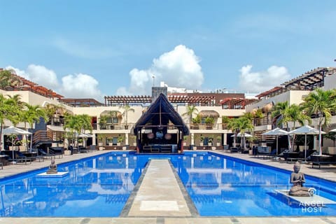 Property building, Swimming pool