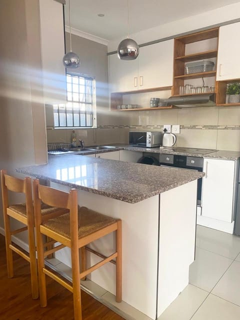 Villa Italia accommodation and car rentals Pty(Ltd) Bed and Breakfast in Cape Town