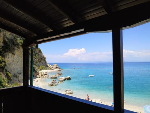 Balcony/Terrace, Beach, Garden view, Mountain view, Sea view