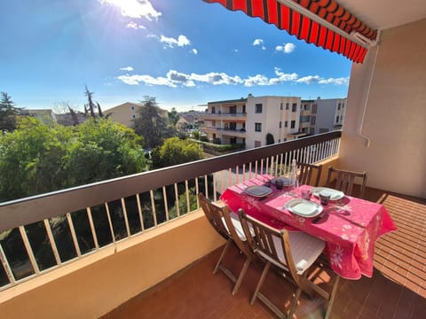 Day, Balcony/Terrace, Dining area