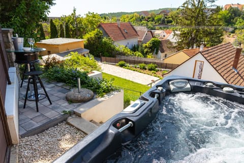 Natural landscape, Hot Tub, sunbed