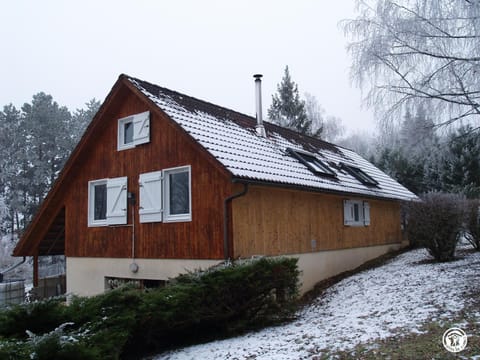 Le Chalet de la Combe Sainte-Anne House in Bourgogne-Franche-Comté