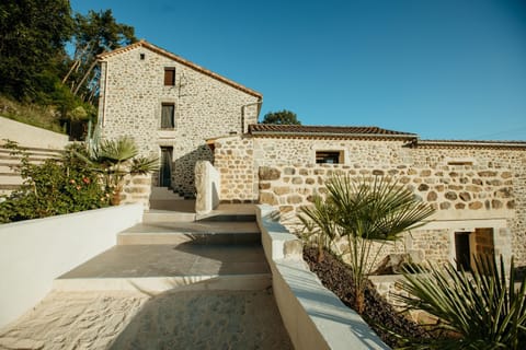 GÎTES DU MAS BEL'AIR ,PISCINE CHAUFFÉE House in Provence-Alpes-Côte d'Azur