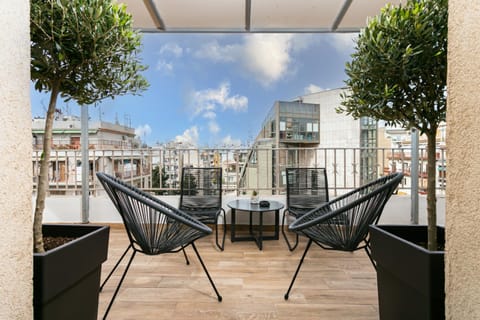 Balcony/Terrace, Location
