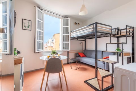 Bed, Living room, Photo of the whole room, Seating area, Dining area, Bedroom, bunk bed