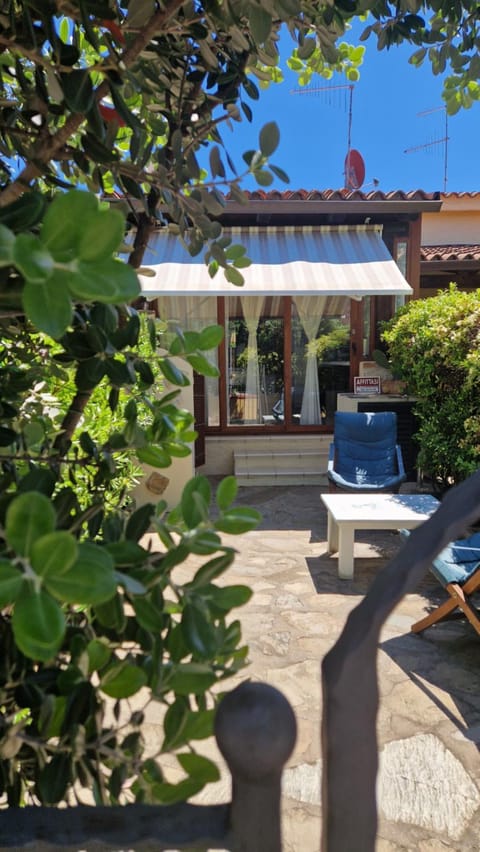 Property building, Patio, Day, Garden view, Garden view