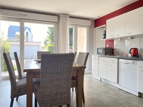 522 - A Erquy dans une résidence calme à 200m de la Plage Apartment in Brittany