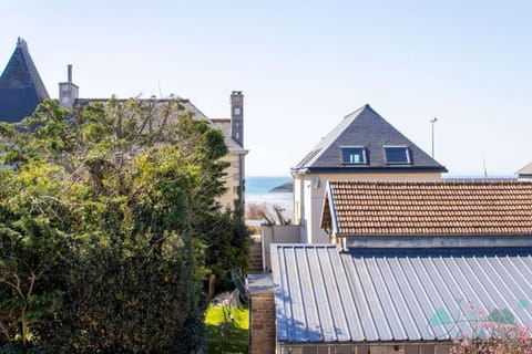 524 - A ERQUY, Immeuble tranquille CAP ARMOR située à 200M de la plage Apartment in Brittany
