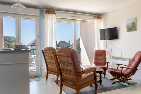 524 - A ERQUY, Immeuble tranquille CAP ARMOR située à 200M de la plage Apartment in Brittany