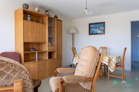 524 - A ERQUY, Immeuble tranquille CAP ARMOR située à 200M de la plage Apartment in Brittany