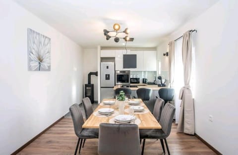 Dining area, minibar, pet friendly