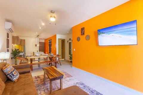TV and multimedia, Living room, Seating area, hair dresser, air conditioner