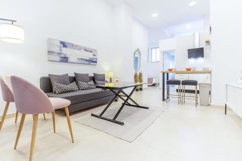 TV and multimedia, Kitchen or kitchenette, Living room, Dining area