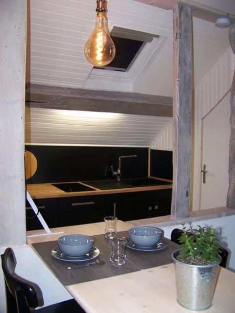 Rennes: studio 4 couchages, proche commerces, bus. Apartment in Rennes