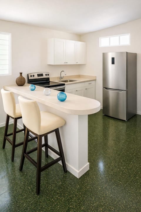 Kitchen or kitchenette, Dining area, internet, oven, pet friendly, air conditioner