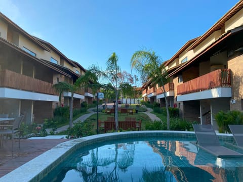 Property building, Day, Garden, Pool view, Swimming pool