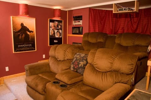 Sweet Retreat: Theater, Pool/Ping-Pong, Quiet! House in Dorrington