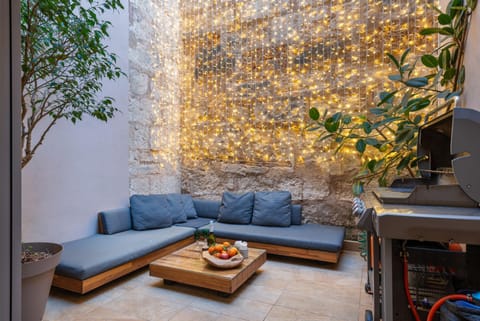 Patio, Seating area