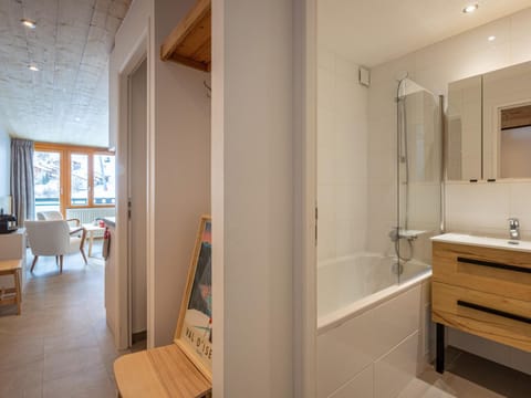 Appartement rénové 2 pièces, pied des pistes, La Daille - Val d'Isère - 4 pers - FR-1-694-351 Apartment in Val dIsere