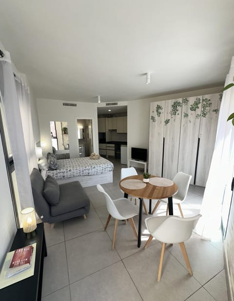 Living room, Dining area, Bedroom