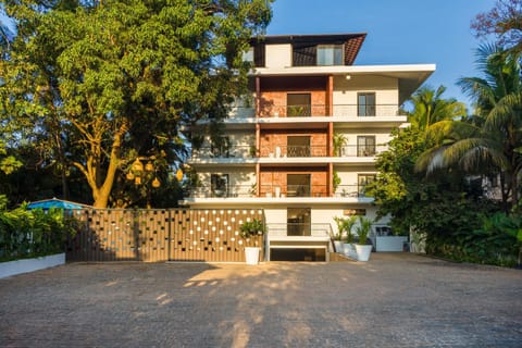 Property building, Day