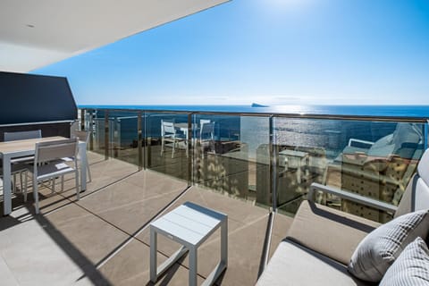 Day, Natural landscape, View (from property/room), Balcony/Terrace, Living room, Dining area, Sea view