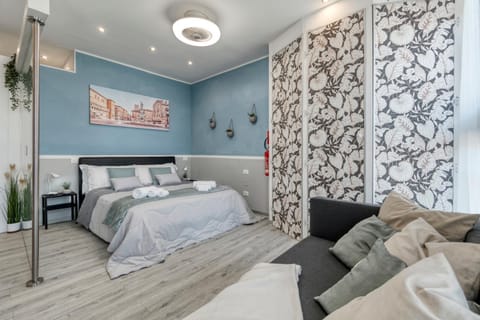 Bed, Living room, Photo of the whole room, Seating area, Bedroom, wardrobe