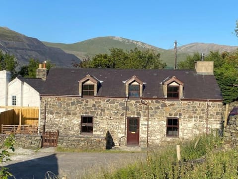 Traditional Welsh cottage in Llanberis House in Llanberis