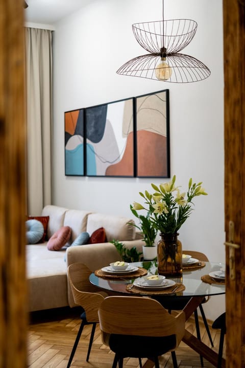Living room, Decorative detail, Seating area