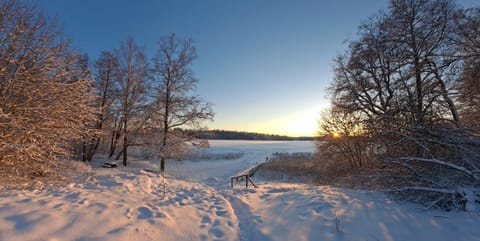 Nearby landmark, Day, Winter, Lake view
