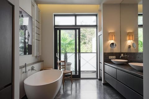 1000m2 villa with indoor pool Villa in Brussels