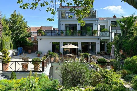 1000m2 villa with indoor pool Villa in Brussels