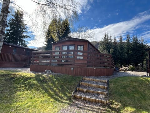 Lodge 2 The Wee Hut Aviemore Campground/
RV Resort in Scotland