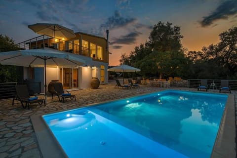 Pool view, Swimming pool, Sunset, sunbed