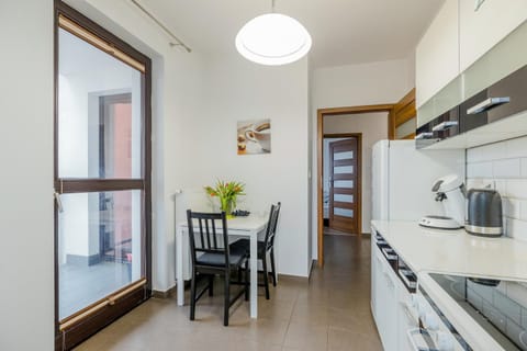 Dining area, kitchen