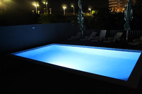 Swimming pool, Swimming pool