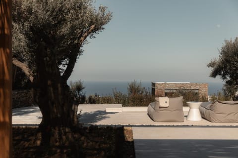 Seating area, Pool view, Sea view