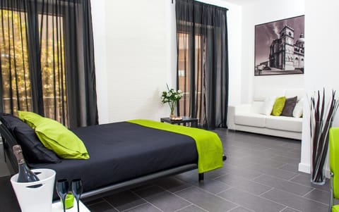 Photo of the whole room, Bedroom