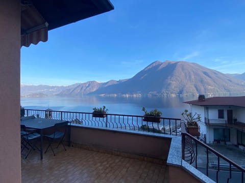 Balcony/Terrace, Lake view
