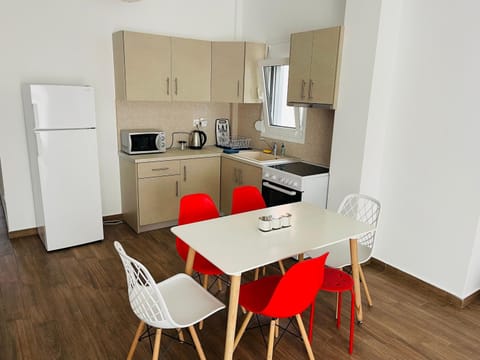 Coffee/tea facilities, Kitchen or kitchenette, Dining area, minibar, pet friendly, stove