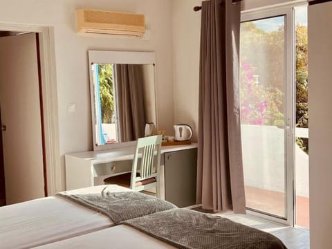 View (from property/room), Balcony/Terrace, Photo of the whole room