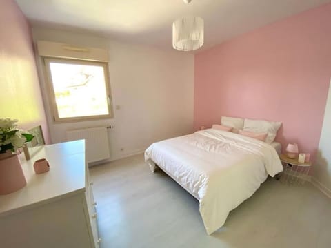 Villa avec piscine d'intérieur “ Losalia “ Villa in Dijon