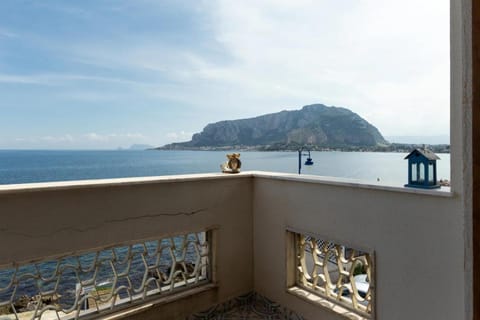 Natural landscape, View (from property/room), Balcony/Terrace, Sea view