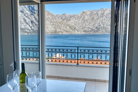 View (from property/room), Balcony/Terrace, Mountain view, Sea view